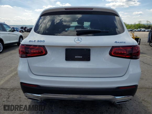 2022 Mercedes-Benz GLC 300 z VIN W1N0G8EB8NV395178, wystawiony jako Copart lot #55871945 z przebiegiem 12 210 mil mil oraz Szkoda całkowita • Salvage title. Historia ofert i sprzedaży dostępna na DreamBid. Obrazek 6.
