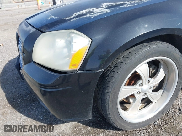 2005 Dodge Magnum RT with VIN 2D4GV58225H613701, listed as a IAAI auction lot 41848852 with 200,633 mi miles. Bid and sale history available at carsss.com. Image 13.