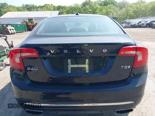 2018 Volvo S60 Inscription z VIN LYV402HK9JB167612, wystawiony jako IAAI lot #42076803 z przebiegiem 67 153 mil mil oraz . Historia ofert i sprzedaży dostępna na DreamBid. Obrazek 17.