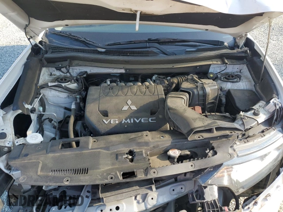 2017 Mitsubishi Outlander GT z VIN JA4JZ4AX6HZ044440, wystawiony jako Copart lot #54832955 z przebiegiem 97 467 mil mil oraz Szkoda całkowita • Salvage title. Historia ofert i sprzedaży dostępna na DreamBid. Obrazek 12.
