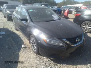 2017 Nissan Altima SV with VIN 1N4AL3AP8HC132156, listed as a IAAI auction lot 40508500 with 112,183 mi miles and . Bid and sale history available at DreamBid. Image 1.