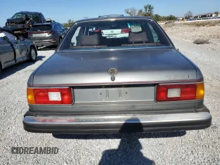 1985 BMW 7 Series 735i с VIN WBAFH8402F0638431, выставлен на аукционе Copart как лот 82026114 с пробегом 98 137 миль миль и Списание • Salvage title. История ставок и продаж доступна на DreamBid. Изображение 6.