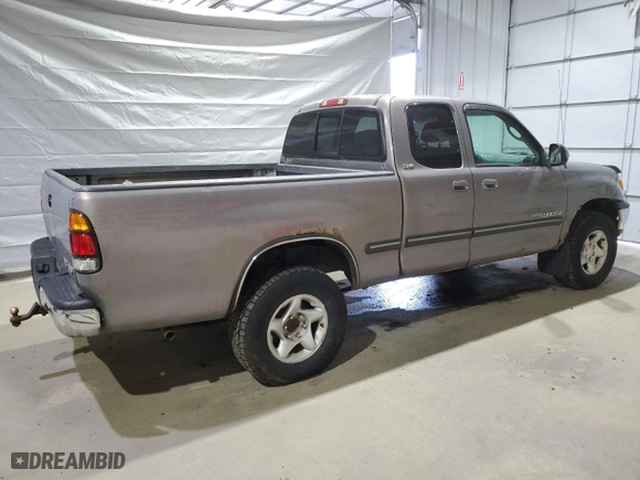 2002 Toyota Tundra SR5 with VIN 5TBBT441X2S275068, listed as a Copart auction lot 50909855 with 105,781 mi miles and Clean Title. Bid and sale history available at carsss.com. Image 3.