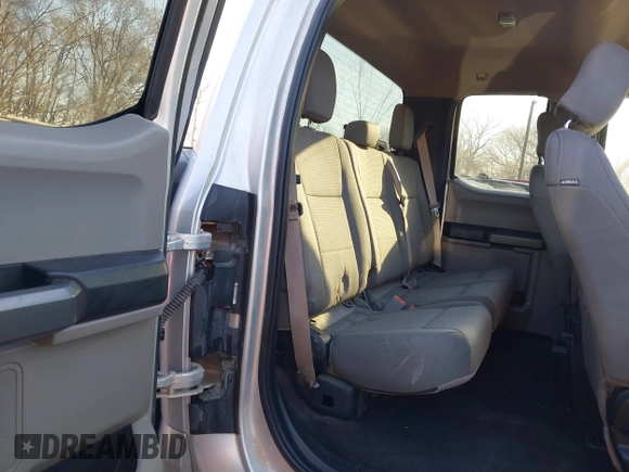 2016 Ford F-150 XLT with VIN 1FTFX1EF5GKF51418, listed as a IAAI auction lot 41737982 with 1 mi miles. Bid and sale history available at carsss.com. Image 8.