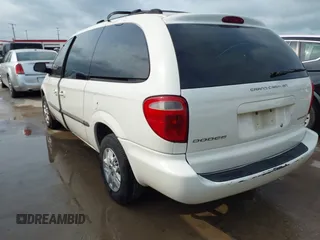 2002 Dodge Caravan Sport with VIN 2B4GP44382R741363, listed as a IAAI auction lot 42141905 with 204,793 mi miles and . Bid and sale history available at carsss.com. Image 3.