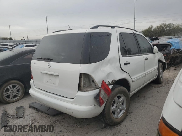 2000 Mercedes-Benz M-Class with VIN 4JGAB54E2YA170332, listed as a Copart auction lot 73206804 with 121,910 mi miles and Non Repairable. Bid and sale history available at carsss.com. Image 3.