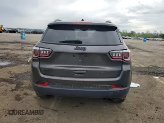 2019 Jeep Compass Latitude z VIN 3C4NJDBB7KT787317, wystawiony jako Copart lot #87840945 z przebiegiem 33 583 mil mil oraz Szkoda całkowita • Salvage title. Historia ofert i sprzedaży dostępna na DreamBid. Obrazek 6.