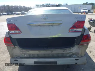 2005 Lexus ES 330 with VIN JTHBA30G555100804, listed as a IAAI auction lot 41595677 with 259,404 mi miles. Bid and sale history available at carsss.com. Image 16.