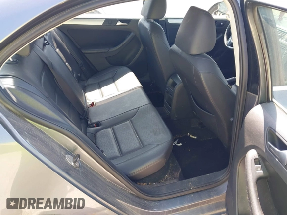 2013 Volkswagen Jetta SE with VIN 3VWDP7AJ9DM370201, listed as a IAAI auction lot 42562810 with 165,991 mi miles and . Bid and sale history available at DreamBid. Image 8.