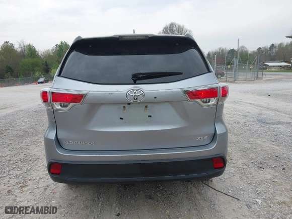 2014 Toyota Highlander XLE with VIN 5TDKKRFH3ES035284, listed as a IAAI auction lot 41909877 with 112,468 mi miles. Bid and sale history available at carsss.com. Image 16.