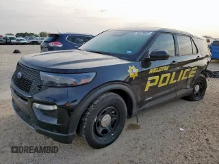 2025 Ford Police Interceptor Utility z VIN 1FM5K8AB7SGA28608, wystawiony jako Copart lot #57248625 z przebiegiem 5940 mil mil oraz Szkody całkowita. Historia ofert i sprzedaży dostępna na DreamBid. Obrazek 1.