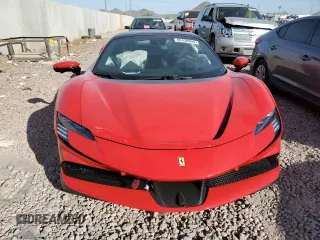 2024 Ferrari SF90 z VIN ZFF96NMA5R0306616, wystawiony jako Copart lot #82438994 z przebiegiem 190 mil mil oraz Szkody całkowita. Historia ofert i sprzedaży dostępna na DreamBid. Obrazek 5.