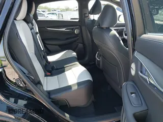 2023 Infiniti QX55 Essential z VIN 3PCAJ5KR0PF117311, wystawiony jako IAAI lot #42050398 z przebiegiem 16 028 mil mil oraz . Historia ofert i sprzedaży dostępna na DreamBid. Obrazek 8.