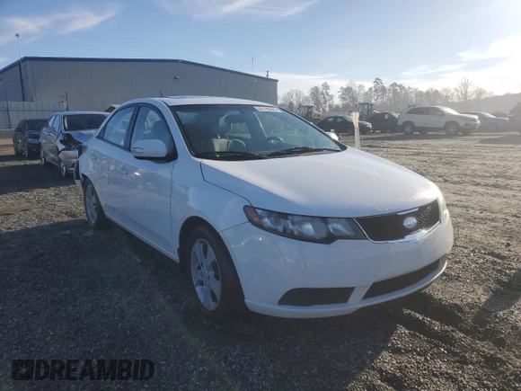2010 Kia Forte EX z VIN KNAFU4A2XA5106480, wystawiony jako Copart lot #46790845 z przebiegiem 169 815 mil mil oraz Szkody całkowita. Historia ofert i sprzedaży dostępna na DreamBid. Obrazek 4.