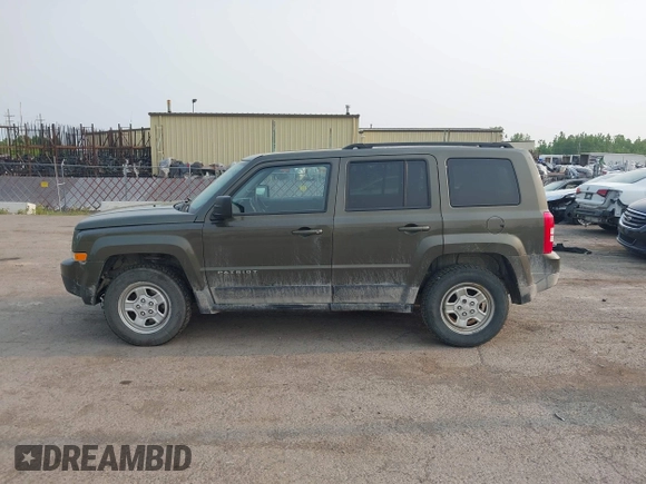 2016 Jeep Patriot Sport z VIN 1C4NJRBB9GD579952, wystawiony jako IAAI lot #42422182 z przebiegiem 186 686 mil mil oraz . Historia ofert i sprzedaży dostępna na DreamBid. Obrazek 14.