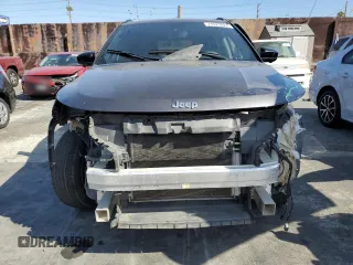 2023 Jeep Compass Latitude Lux z VIN 3C4NJDFN3PT507260, wystawiony jako Copart lot #71025924 z przebiegiem 48 214 mil mil oraz Szkoda całkowita • Salvage title. Historia ofert i sprzedaży dostępna na DreamBid. Obrazek 5.