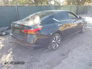 2019 Nissan Altima 2.5 SL with VIN 1N4BL4EV8KC255630, listed as a IAAI auction lot 41394649 with 111,728 mi miles. Bid and sale history available at carsss.com. Image 4.