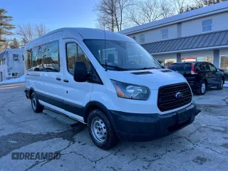 2015 Ford Transit Passenger XL z VIN 1FBAX2CM5FKA92783, wystawiony jako Copart lot #58664645 z przebiegiem 277 933 mil mil oraz Tytuł czysty. Historia ofert i sprzedaży dostępna na DreamBid. Obrazek 1.