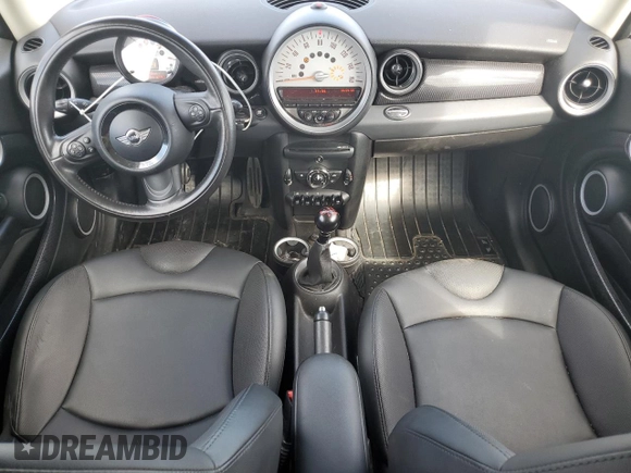 2011 MINI Hardtop S with VIN WMWSV3C55BTY24299, listed as a Copart auction lot 54725755 with 82,489 mi miles and Salvage Title. Bid and sale history available at DreamBid. Image 8.