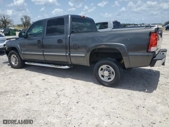 2001 Chevrolet Silverado 1500HD LS with VIN 1GCGC13U01F183621, listed as a Copart auction lot 64191004 with 378,320 mi miles and Salvage Title. Bid and sale history available at carsss.com. Image 2.