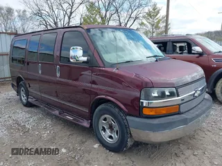 2003 Chevrolet Express Passenger z VIN 1GBFG15X231211821, wystawiony jako IAAI lot #41934414 z przebiegiem 154 508 mil mil oraz . Historia ofert i sprzedaży dostępna na DreamBid. Obrazek 6.