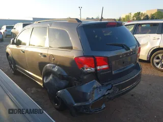 2019 Dodge Journey SE z VIN 3C4PDCBB8KT858387, wystawiony jako IAAI lot #42051620 z przebiegiem 76 126 mil mil oraz . Historia ofert i sprzedaży dostępna na DreamBid. Obrazek 3.