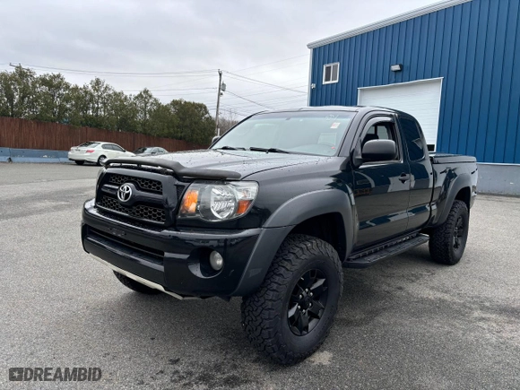 2008 Toyota Tacoma with VIN 5TEUU42N98Z558138, listed as a Copart auction lot 52054465 with 229,757 mi miles and Clean Title. Bid and sale history available at carsss.com. Image 2.