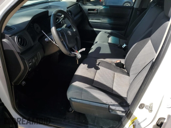 2016 Toyota Tundra SR z VIN 5TFRM5F14GX096547, wystawiony jako Copart lot #48736635 z przebiegiem 130 236 mil mil oraz Szkoda całkowita • Salvage title. Historia ofert i sprzedaży dostępna na DreamBid. Obrazek 7.