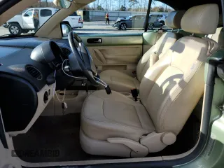 2008 Volkswagen Beetle SE with VIN 3VWRF31Y78M400350, listed as a Copart auction lot 84229794 with 198,777 mi miles and Salvage title. Bid and sale history available at DreamBid. Image 7.