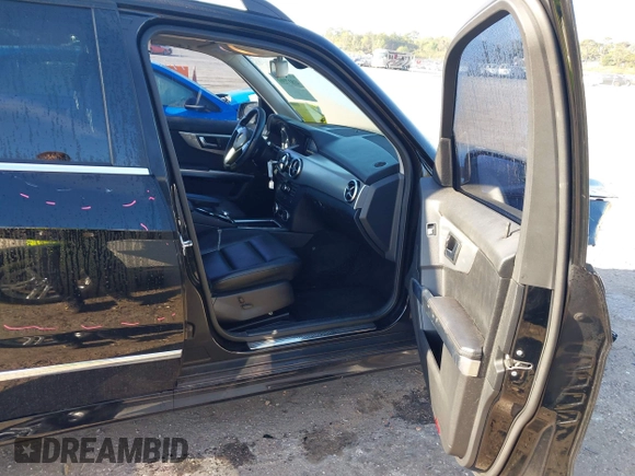 2014 Mercedes-Benz GLK 350 with VIN WDCGG5HB8EG309091, listed as a IAAI auction lot 41837216 with 174,927 mi miles and . Bid and sale history available at carsss.com. Image 5.
