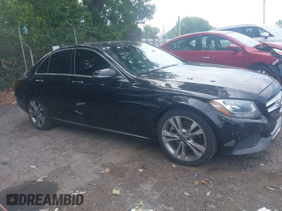 2018 Mercedes-Benz C 300 с VIN 55SWF4JB2JU248820, выставлен на аукционе IAAI как лот 42538805 с пробегом 148 140 миль миль и . История ставок и продаж доступна на DreamBid. Изображение 13.
