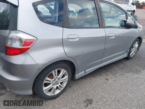 2010 Honda Fit Sport с VIN JHMGE8H43AS026506, выставлен на аукционе IAAI как лот 42393484 с пробегом 270 599 миль миль и . История ставок и продаж доступна на DreamBid. Изображение 6.