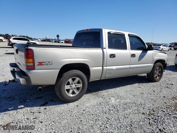 2006 GMC Sierra 1500 SLT with VIN 2GTEK13T861125725, listed as a Copart auction lot 45386465 with 296,448 mi miles and Salvage Title. Bid and sale history available at carsss.com. Image 3.