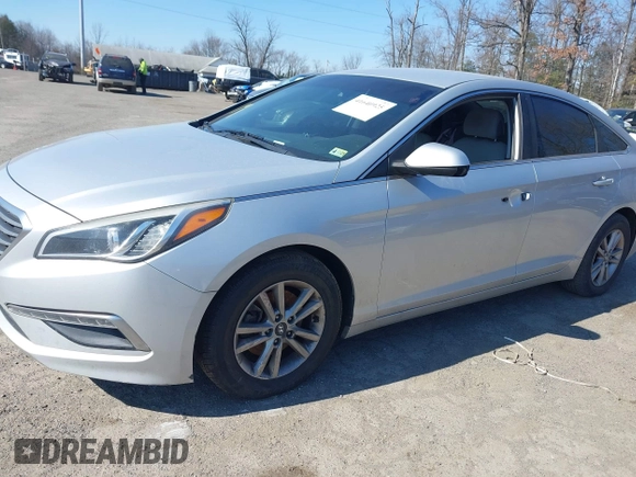 2015 Hyundai Sonata SE z VIN 5NPE24AF0FH161034, wystawiony jako IAAI lot #41640925 z przebiegiem 223 268 mil mil oraz . Historia ofert i sprzedaży dostępna na DreamBid. Obrazek 6.