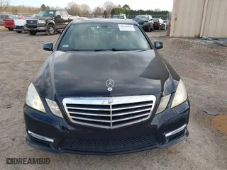 2013 Mercedes-Benz E-Class E 350 Luxury with VIN WDDHF5KB2DA715641, listed as a IAAI auction lot 41598326 with 89,060 mi miles. Bid and sale history available at carsss.com. Image 12.