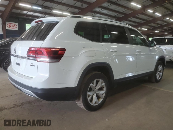 2018 Volkswagen Atlas SE with VIN 1V2KR2CA3JC564500, listed as a Copart auction lot 56352755 with 286,005 mi miles and Clean title. Bid and sale history available at DreamBid. Image 3.