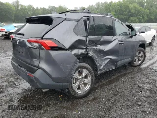 2024 Toyota RAV4 XLE with VIN 2T3P1RFV4RC481450, listed as a Copart auction lot 61083895 with 16,002 mi miles and Salvage title. Bid and sale history available at DreamBid. Image 3.