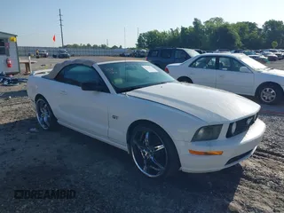 2006 Ford Mustang GT Deluxe with VIN 1ZVFT85H065214185, listed as a IAAI auction lot 42178639 with 165,147 mi miles and . Bid and sale history available at DreamBid. Image 1.