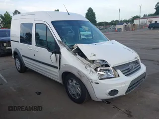 2013 Ford Transit Connect XLT z VIN NM0KS9BN3DT126418, wystawiony jako IAAI lot #42295771 z przebiegiem 105 892 mil mil oraz . Historia ofert i sprzedaży dostępna na DreamBid. Obrazek 1.