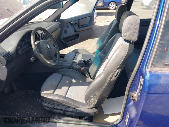 1999 BMW 3 Series с VIN WBACG8339XKC85437, выставлен на аукционе IAAI как лот 42288974 с пробегом 107 475 миль миль и . История ставок и продаж доступна на DreamBid. Изображение 6.