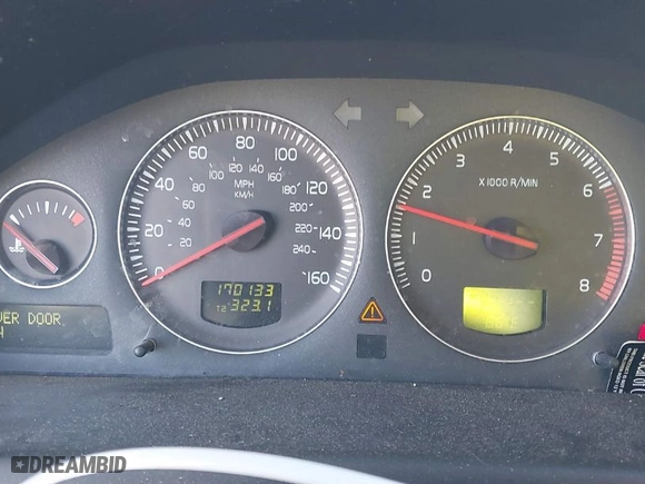 2009 Volvo S60 2.5T with VIN YV1RS592292735254, listed as a IAAI auction lot 41230989 with 170133 miles. Bid and sale history available at carsss.com. Image 7.