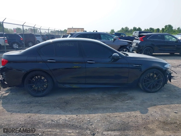 2013 BMW M5 with VIN WBSFV9C56DC772507, listed as a IAAI auction lot 40109662 with 127,881 mi miles. Bid and sale history available at carsss.com. Image 14.