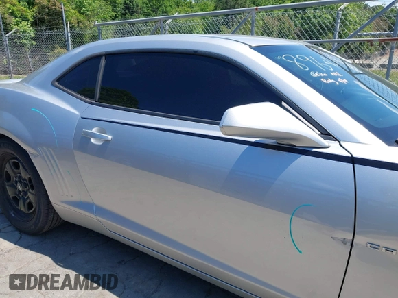 2013 Chevrolet Camaro LS z VIN 2G1FA1E37D9113674, wystawiony jako IAAI lot #42092399 z przebiegiem 138 908 mil mil oraz . Historia ofert i sprzedaży dostępna na DreamBid. Obrazek 13.