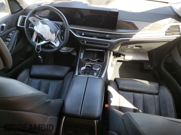 2023 BMW X7 xDrive40i z VIN 5UX23EM06P9N62562, wystawiony jako Copart lot #44948594 z przebiegiem 35 091 mil mil oraz Szkoda całkowita • Salvage title. Historia ofert i sprzedaży dostępna na DreamBid. Obrazek 8.