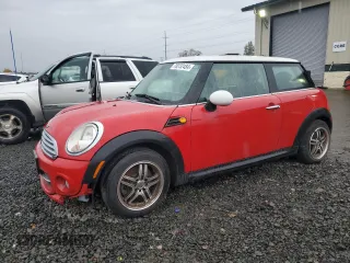 2011 MINI Hardtop z VIN WMWSU3C52BT099618, wystawiony jako Copart lot #78232484 z przebiegiem 98 302 mil mil oraz Czysty tytuł • Clean title. Historia ofert i sprzedaży dostępna na DreamBid. Obrazek 1.