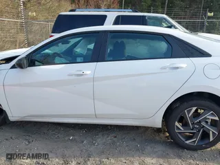 2025 Hyundai Elantra SEL Sport with VIN KMHLM4DG7SU877382, listed as a IAAI auction lot 41541907 with 6,729 mi miles. Bid and sale history available at carsss.com. Image 15.