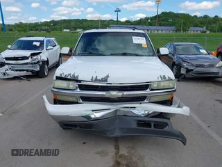 2002 Chevrolet Tahoe Z71 z VIN 1GNEK13Z32R326011, wystawiony jako IAAI lot #42181335 z przebiegiem 315 321 mil mil oraz . Historia ofert i sprzedaży dostępna na DreamBid. Obrazek 12.