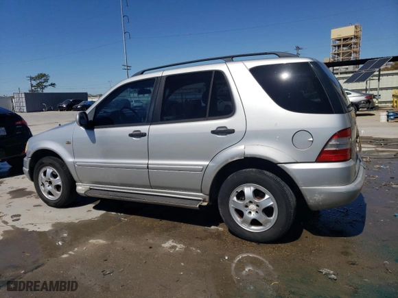 2000 Mercedes-Benz M-Class with VIN 4JGAB54E7YA151114, listed as a Copart auction lot 50175395 with 166,093 mi miles and Salvage Title. Bid and sale history available at carsss.com. Image 2.