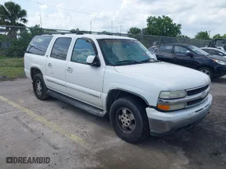 2002 Chevrolet Suburban LS with VIN 3GNEC16Z92G208330, listed as a IAAI auction lot 41907799 with 469,040 mi miles. Bid and sale history available at carsss.com. Image 1.