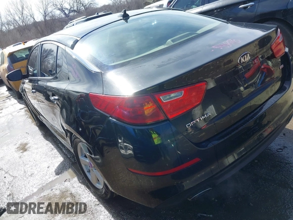 2015 Kia Optima LX with VIN KNAGM4A71F5652818, listed as a IAAI auction lot 41656933 with 251,967 mi miles. Bid and sale history available at carsss.com. Image 3.